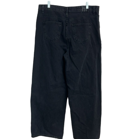 PrettyLittleThing Lace Up Leg Jeans - Picture 5 of 5